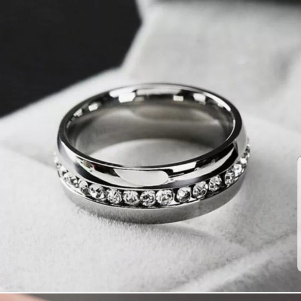 Ring - Picture 4 of 7